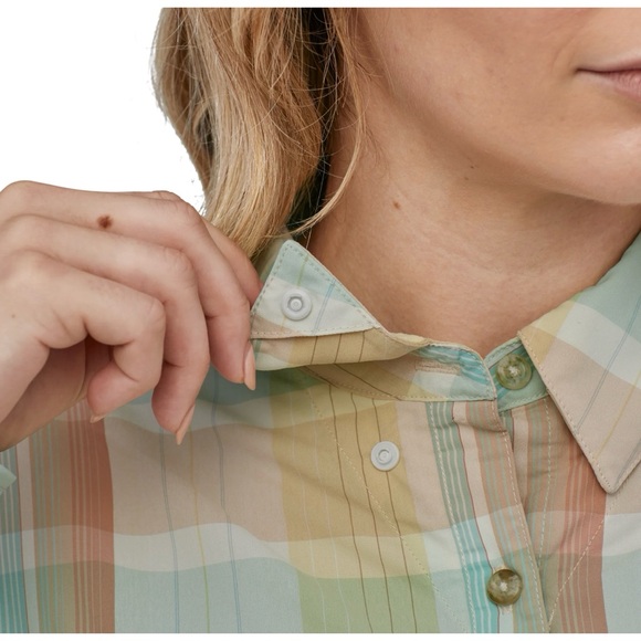 Patagonia Women's Long-Sleeved Sun Stretch Shirt Plaid, size M - Picture 3 of 15